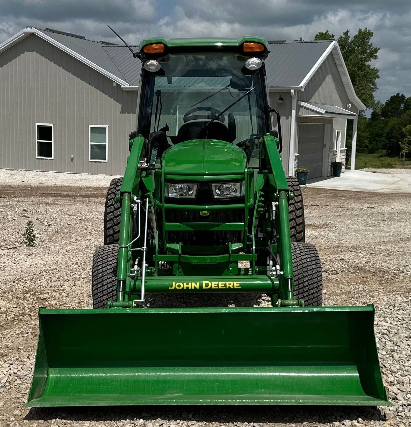 John Deere 4066R 2