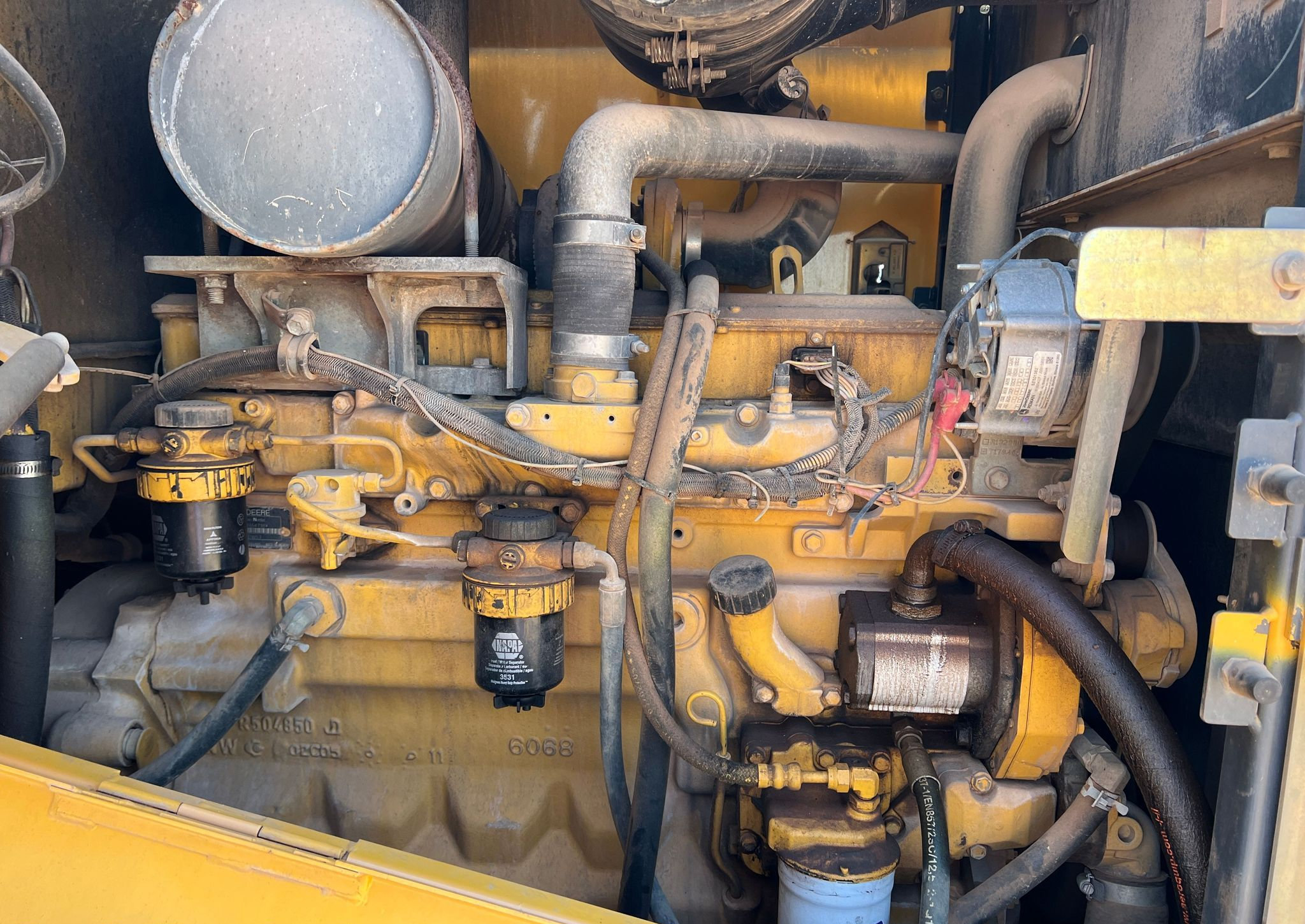 John Deere 624J 10